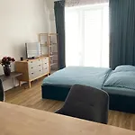 Moderny A408 V Centre Nr, Parkovanie V Cene Nitra