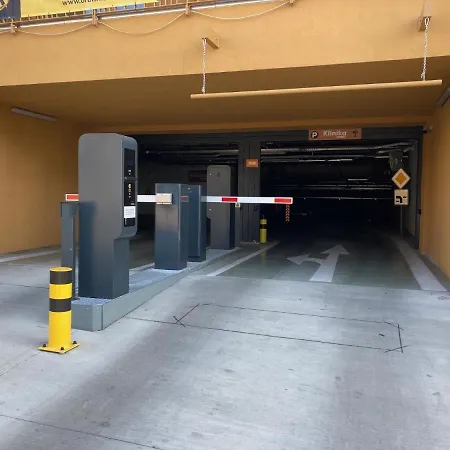 Moderny A408 V Centre Nr, Parkovanie V Cene شقة *