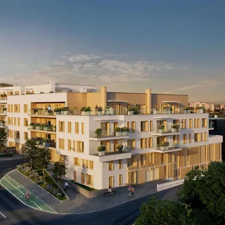 Moderný A408 V Centre Nr, Parkovanie V Cene Apartamento