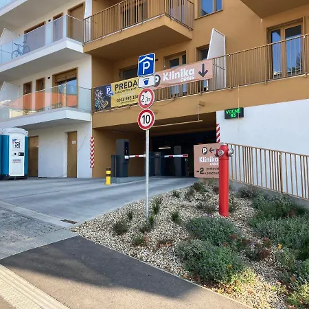Apartamento Moderný A408 V Centre Nr, Parkovanie V Cene