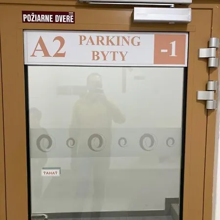 Moderný A408 V Centre Nr, Parkovanie V Cene * Nitra