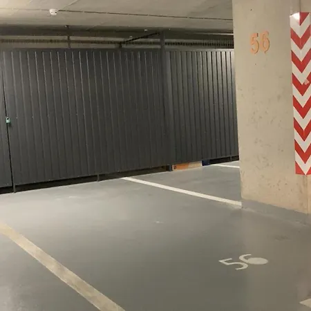 Moderny A408 V Centre Nr, Parkovanie V Cene